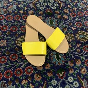 🐞🐞3 For $10🐞🐞Forever 21 Yellow Sandals